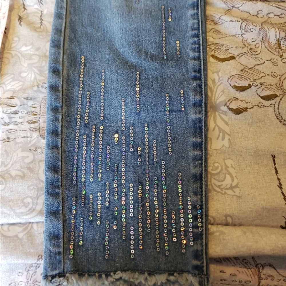 STUNNING SEQUINED SKINNY JEANS BY HYDRAULIC - Picture 4 of 7